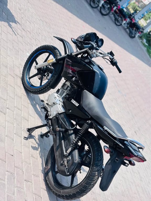 Yamaha YBR 125G 2016 photo 3
