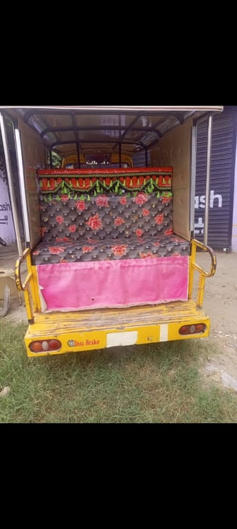 Tez Raftar 200cc Auto 3 Seater 2017 photo 3