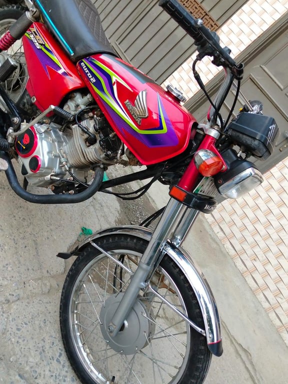 Honda 125cc 2017 photo 2
