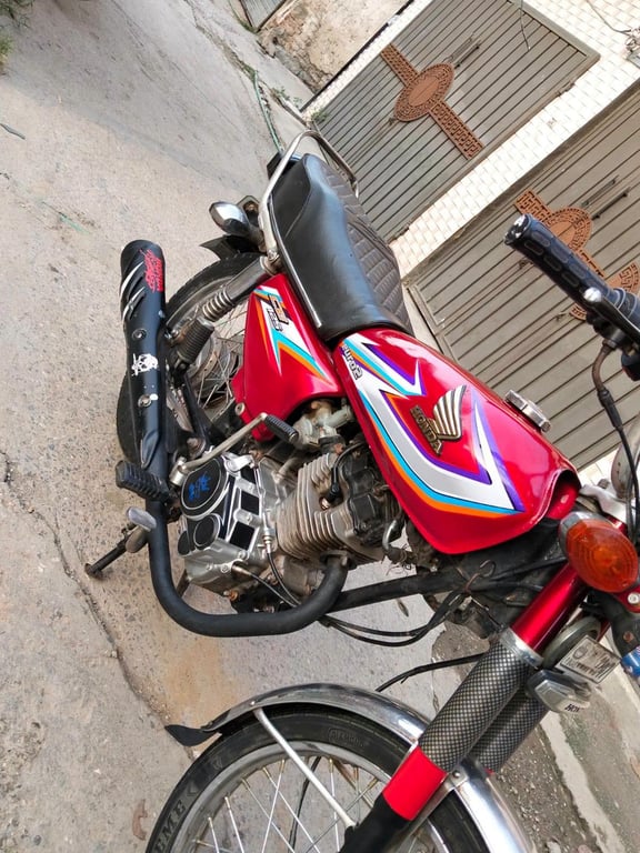 Honda 125cc 2016 photo 4