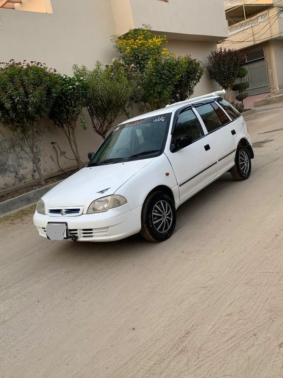 Suzuki Cultus 2003 photo 2
