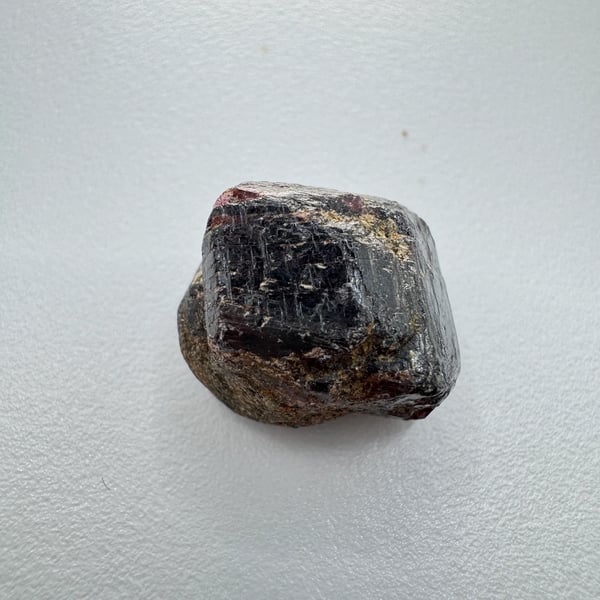 Raw Garnet Stone 30.85 Carats Weight 16.3x11.5mm in Size