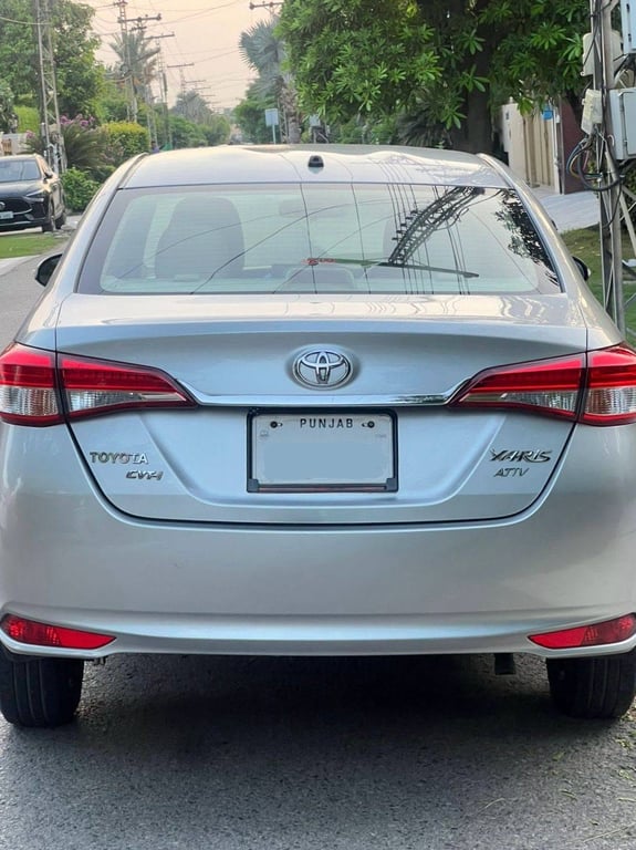 Toyota Yaris 2022 photo 2