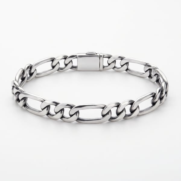 Studio shot of Hamad 925 sterling silver 6mm flat Figaro chain bracelet on a white background.