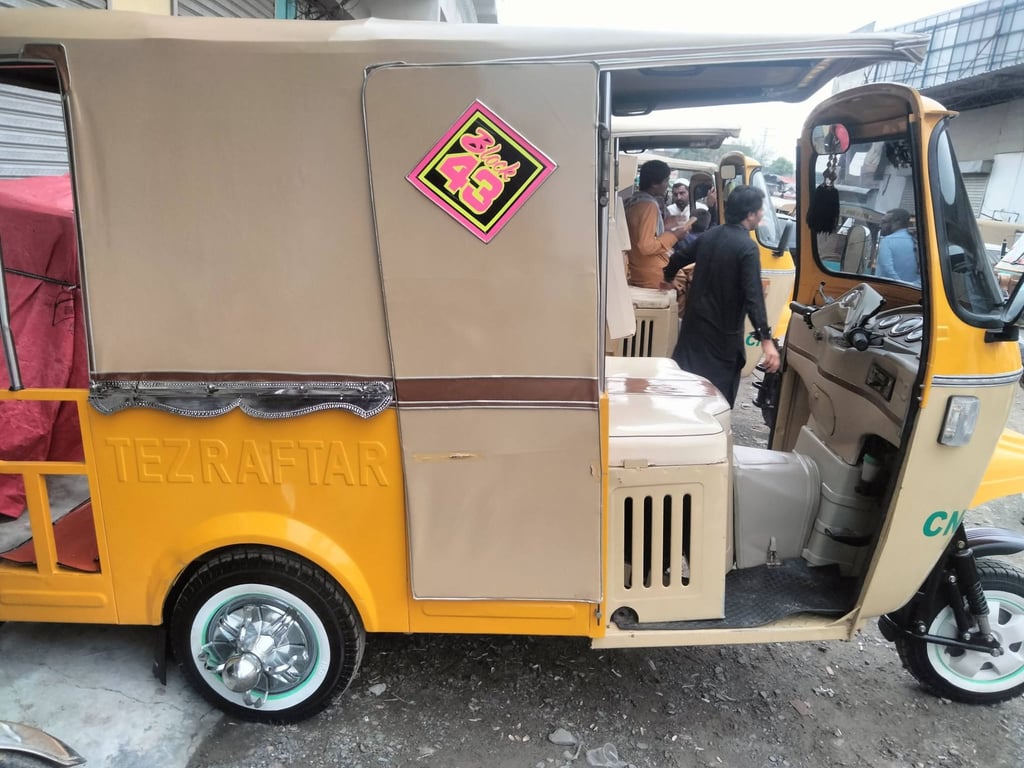 Tez Raftar 200cc Auto 6 Seater 2026 photo 3