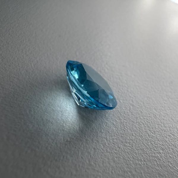 Natural Sky Blue Topaz Stone Oval 3.85 Carats 5.2x8.9x10.9mm