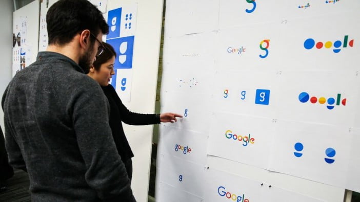 Algumas das ideias para o novo logotipo da empresa. (Google)