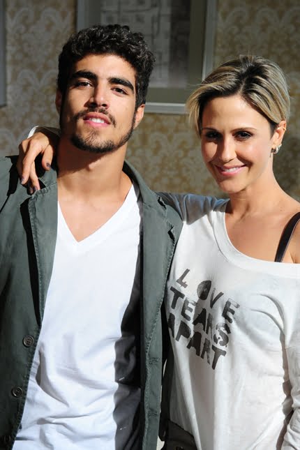 Luisa ( Guilhermina Guinle ) e Edgar (Caio Castro ) (1)