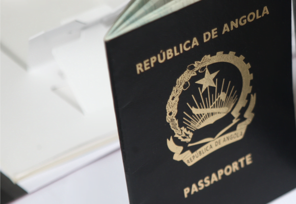 passaporte angolano