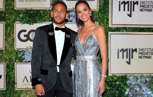 Bruna Marquezine não vai morar em Paris com Neymar:”Não penso em sair do país”