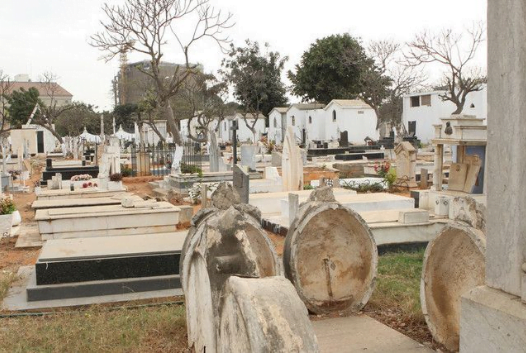 Polícia Nacional detêm adolescente por retirar crânio do túmulo no cemitério do Lubango