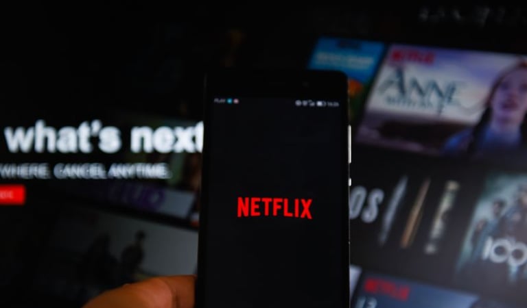 Netflix cogita lançar uma versão gratuita do serviço de streaming com anúncios