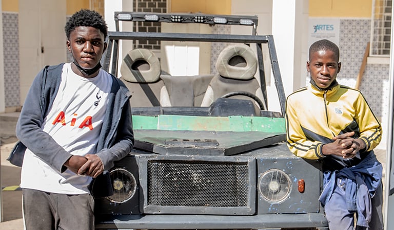 Estudantes angolanos montam carro capaz de andar a 110 km/hora