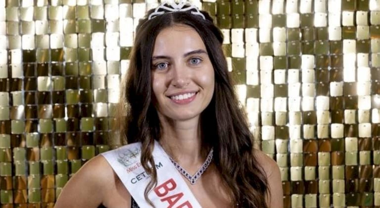 Miss Inglaterra: Melisa Raouf torna-se a primeira a disputar o concurso sem maquilhagem