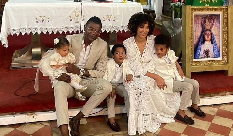 Cabo Snoop e Lisandra Francisco celebram o baptismo dos filhos