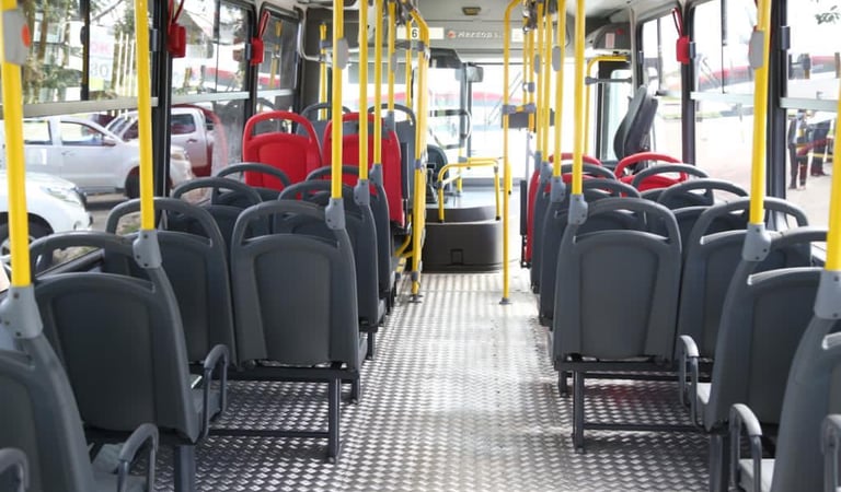 Angola vai comprar seiscentos novos autocarros no valor de 500 mil euros cada