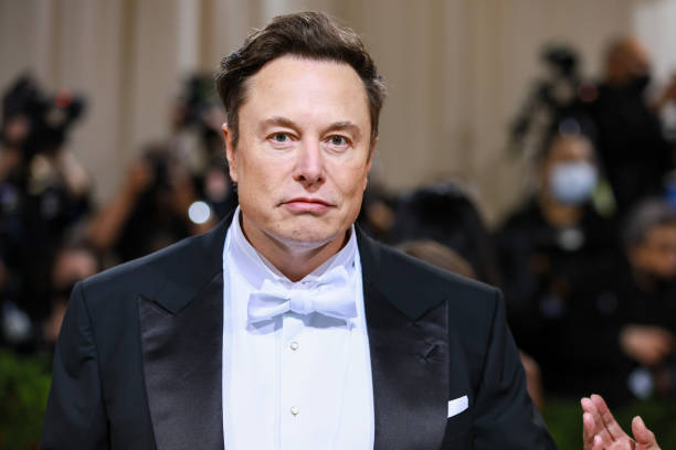 Funcionários da Tesla e SpaceX preocupados com a saúde de Elon Musk devido ao consumo ‘excessivo’ de drogas