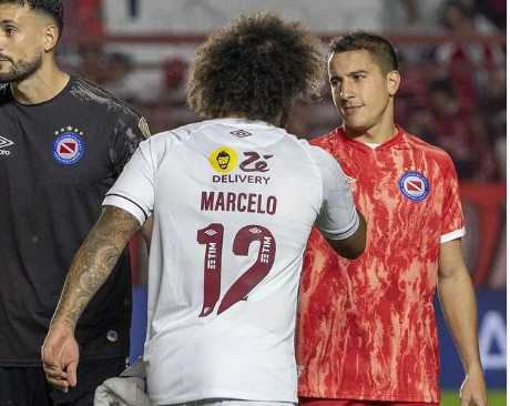 Marcelo se pronuncia após causar lesão grave a Sánchez em lance acidental: -“Tive que viver um momento muito difícil”
