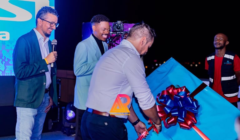 DStv lança novo pacote “Família +” em celebração aos 25 anos de existência em Angola