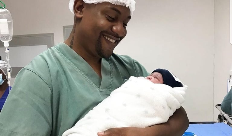 Kid MC anuncia o nascimento do 2º filho com Naed Branco: -“Essa mulher só me dá rapaz, mas recebo com todo amor”