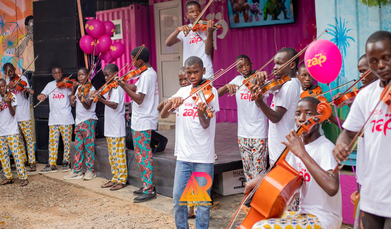 ZAP celebra o “Dia da África” de forma especial com as crianças do lar Vivência Feliz