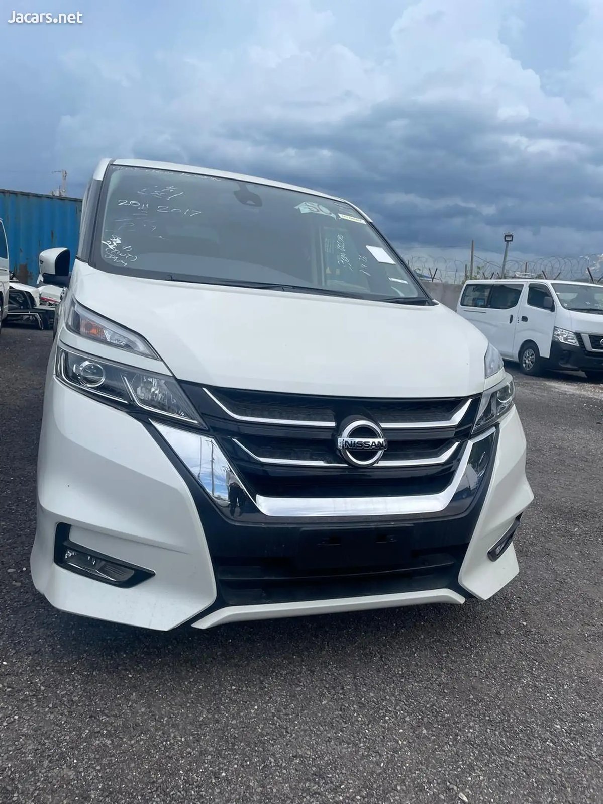 2017 NISSAN Serena