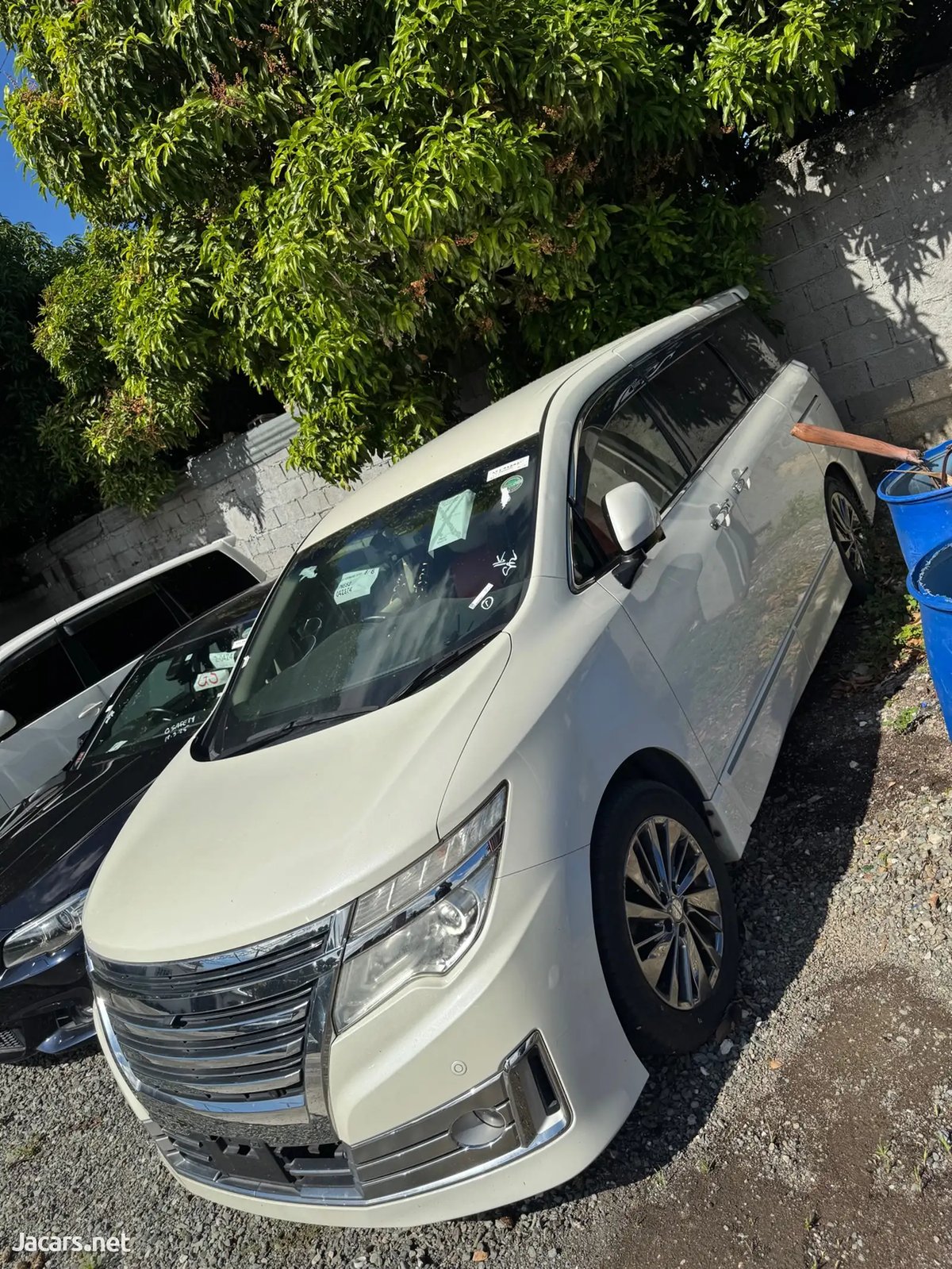 2017 NISSAN Elgrand