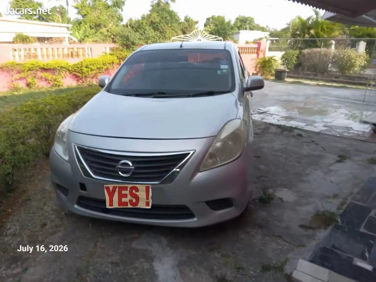 2014 NISSAN Latio