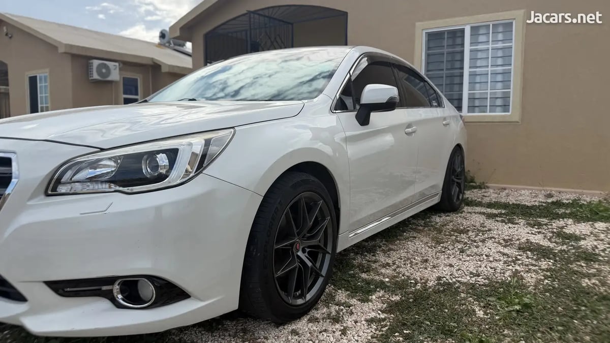2016 SUBARU Legacy