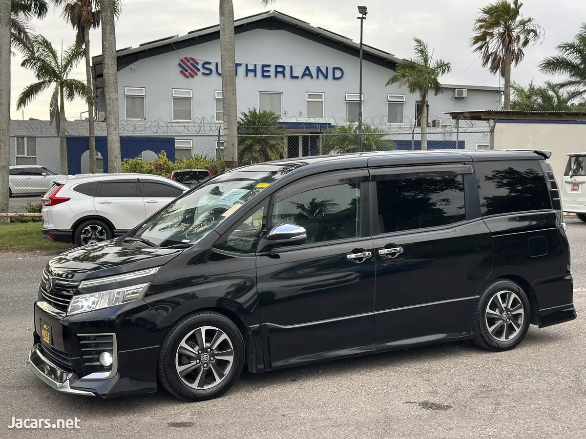 2016 TOYOTA Voxy