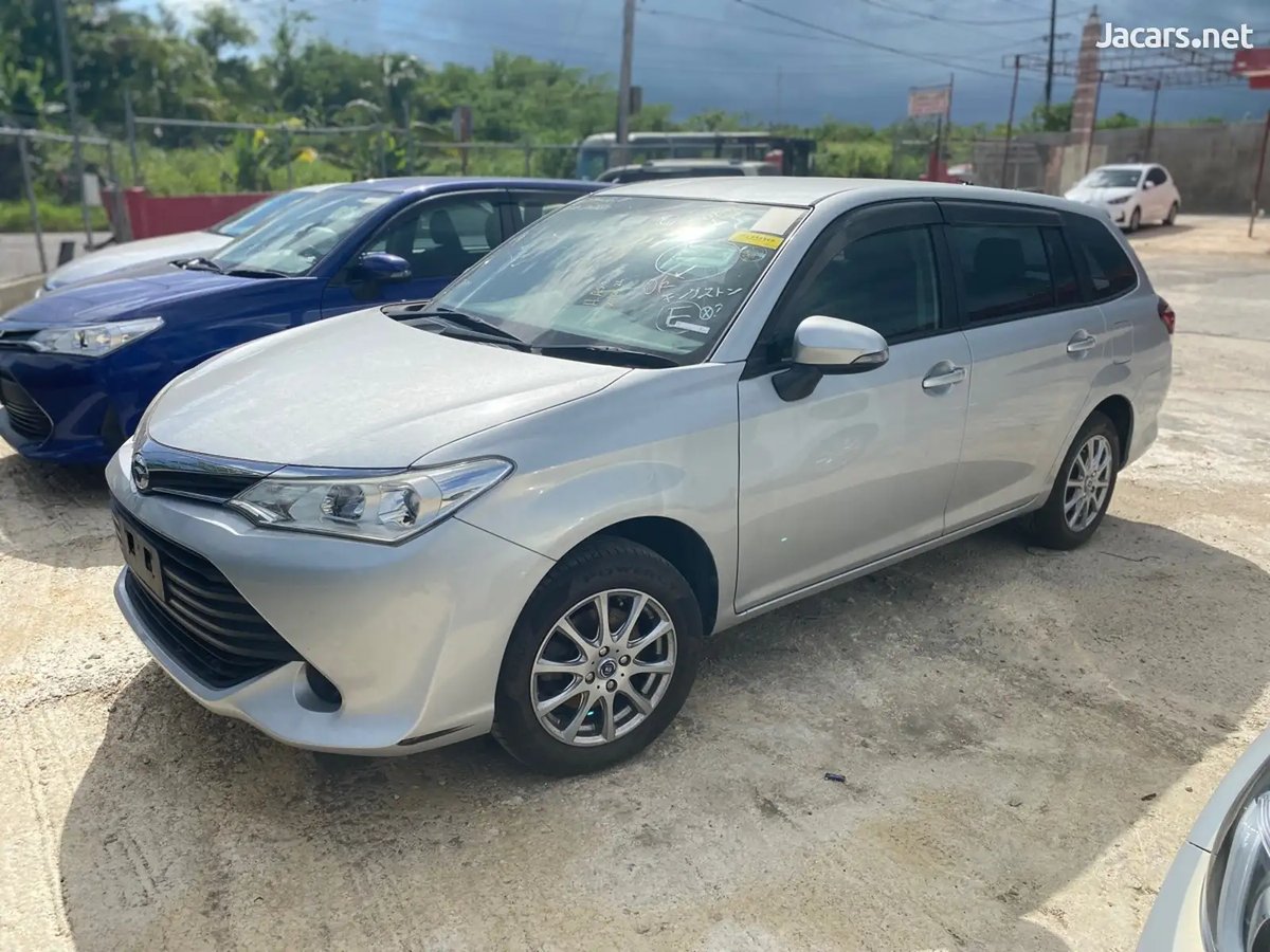 2017 TOYOTA Fielder