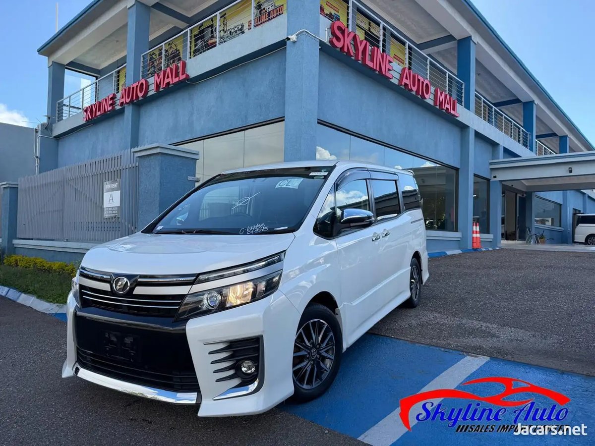 2017 TOYOTA Voxy