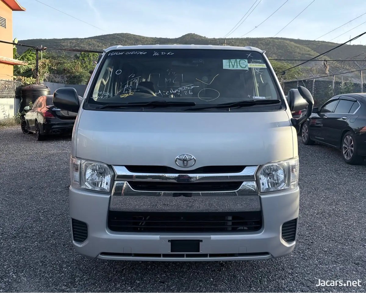 2015 TOYOTA hiace