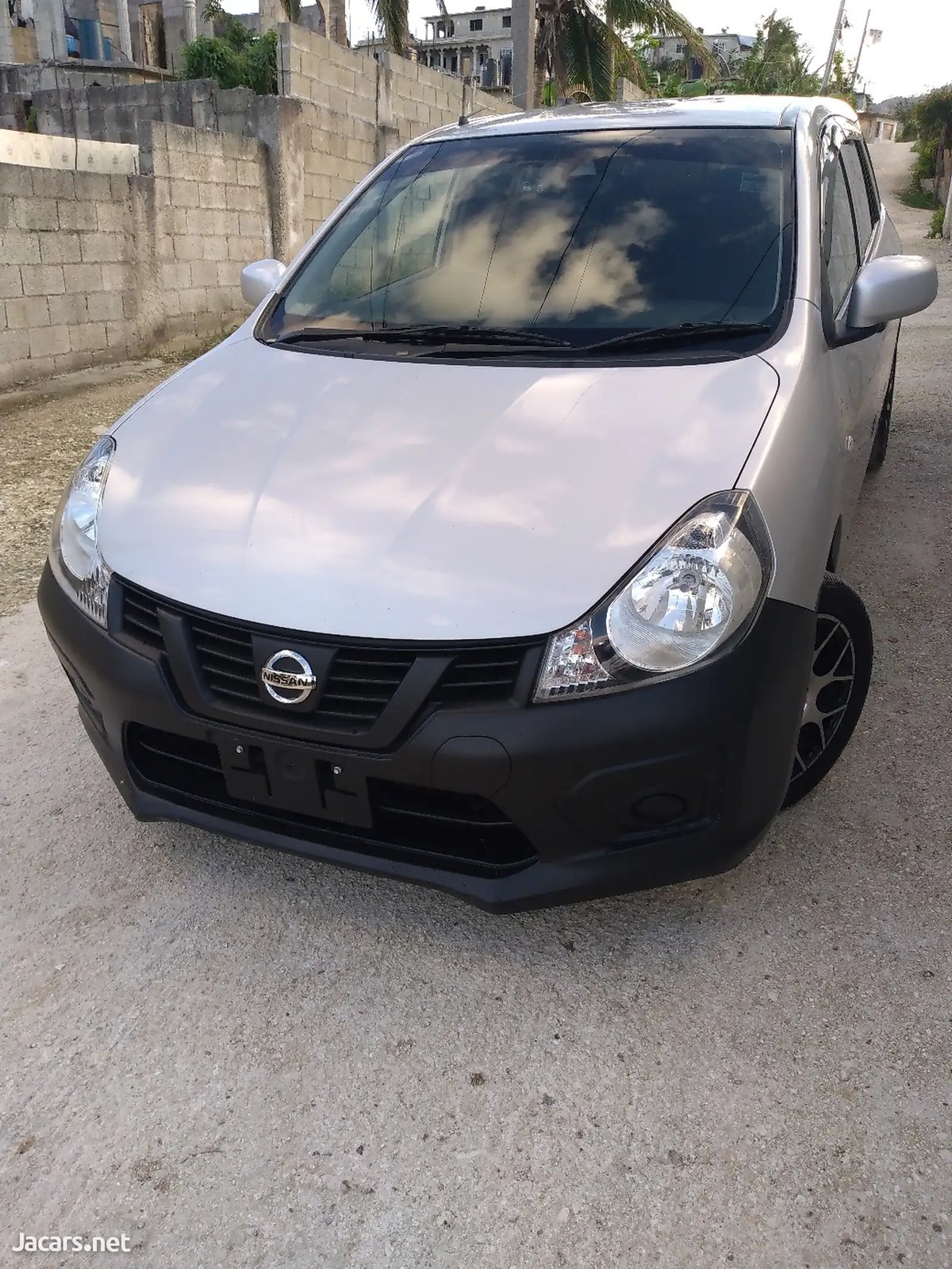 2020 NISSAN AD