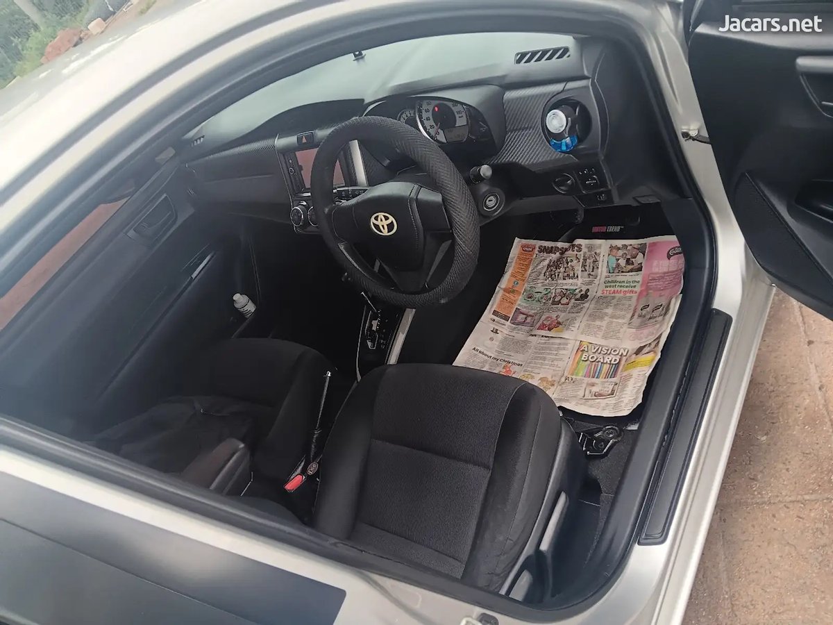 2013 TOYOTA Fielder