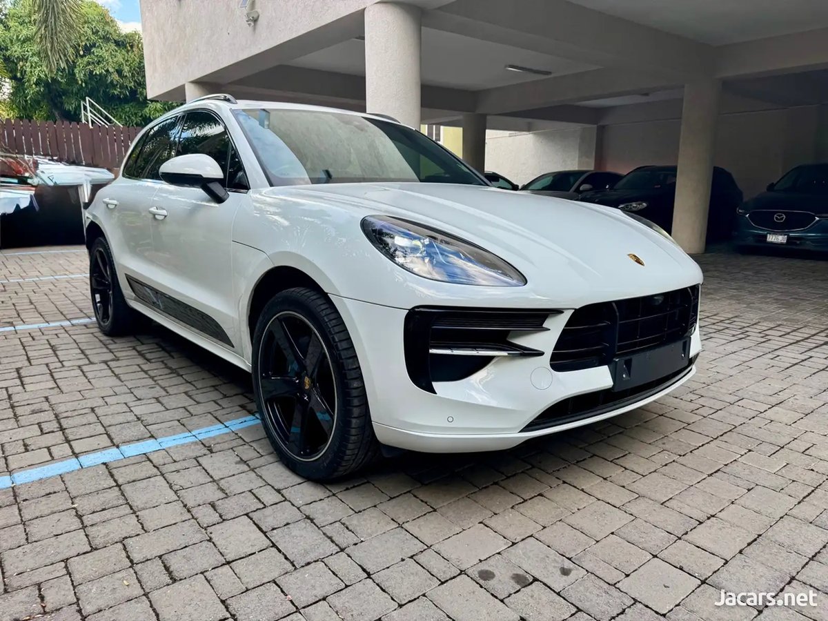 2019 PORSCHE Macan