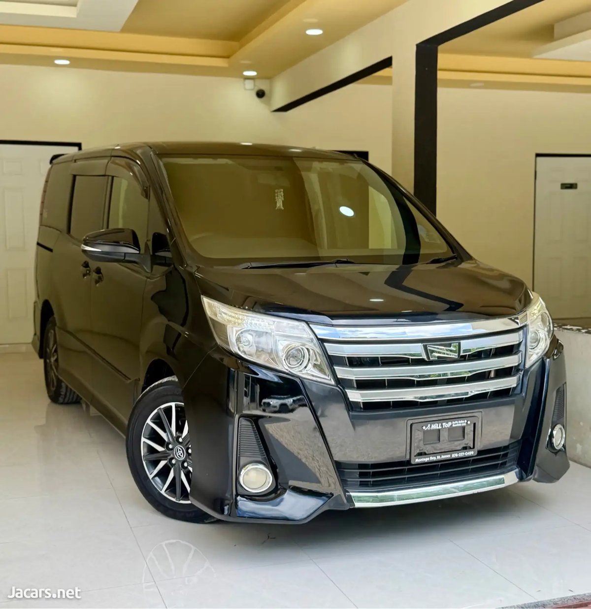 2014 TOYOTA Noah