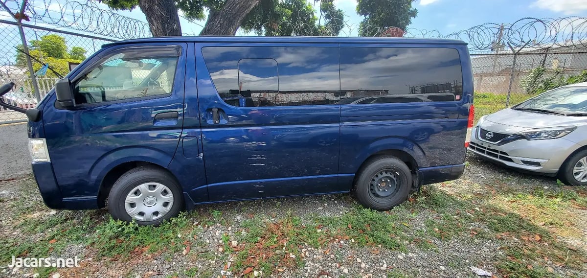 2021 TOYOTA Hiace