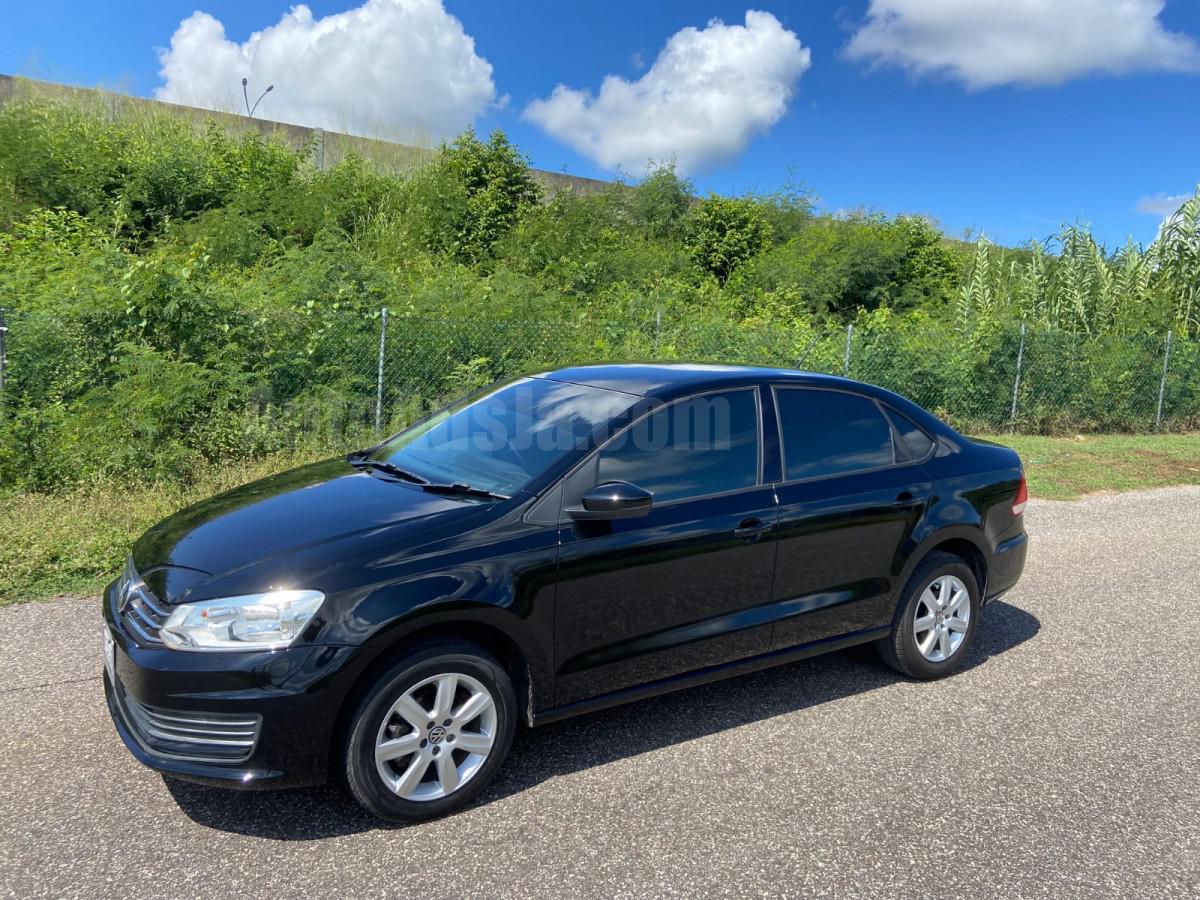 2017 VOLKSWAGEN POLO
