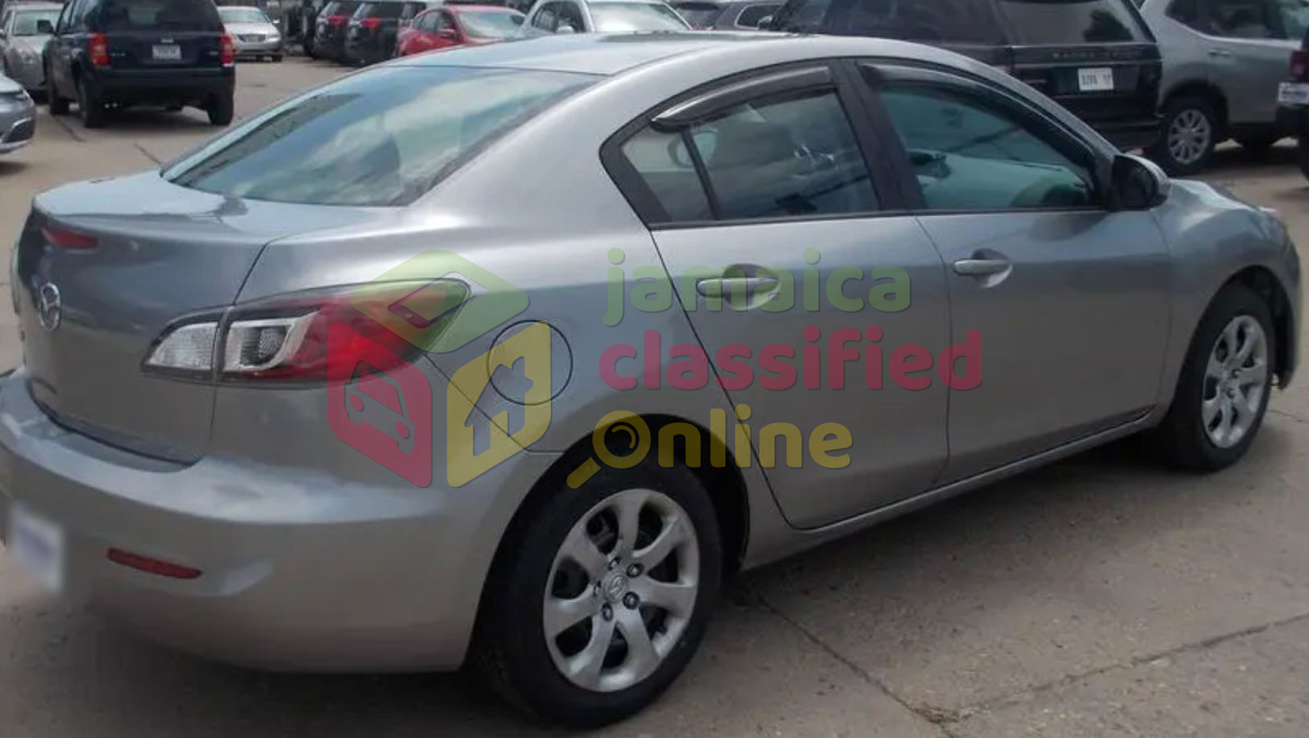 2013 MAZDA 3