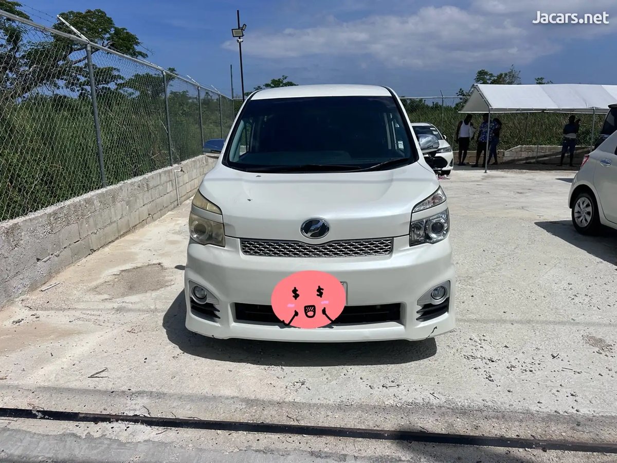 2012 TOYOTA Voxy