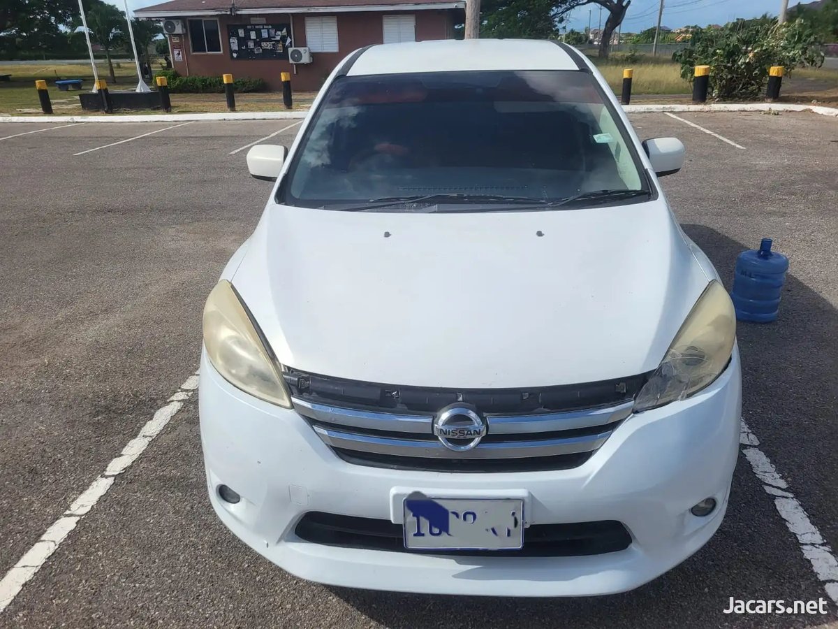 2012 NISSAN LaFesta