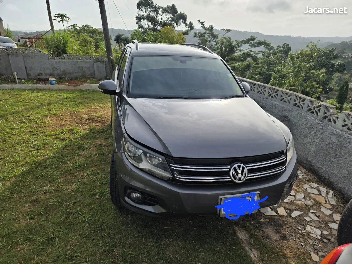 2013 VOLKSWAGEN Tiguan