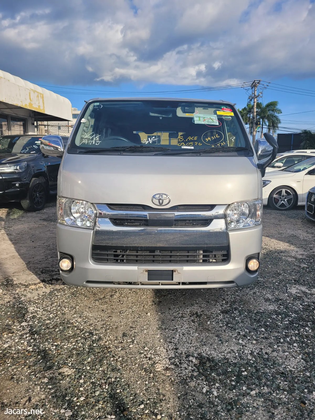 2019 TOYOTA Hiace
