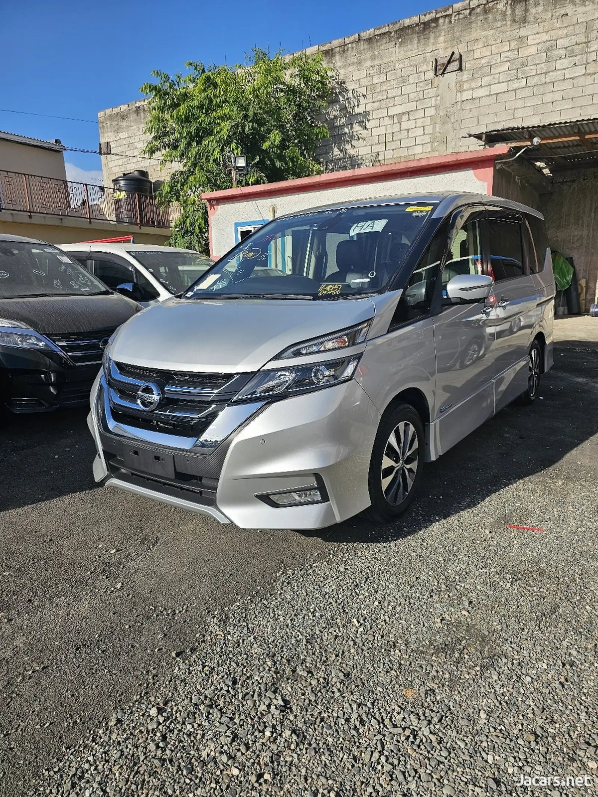 2017 NISSAN Serena