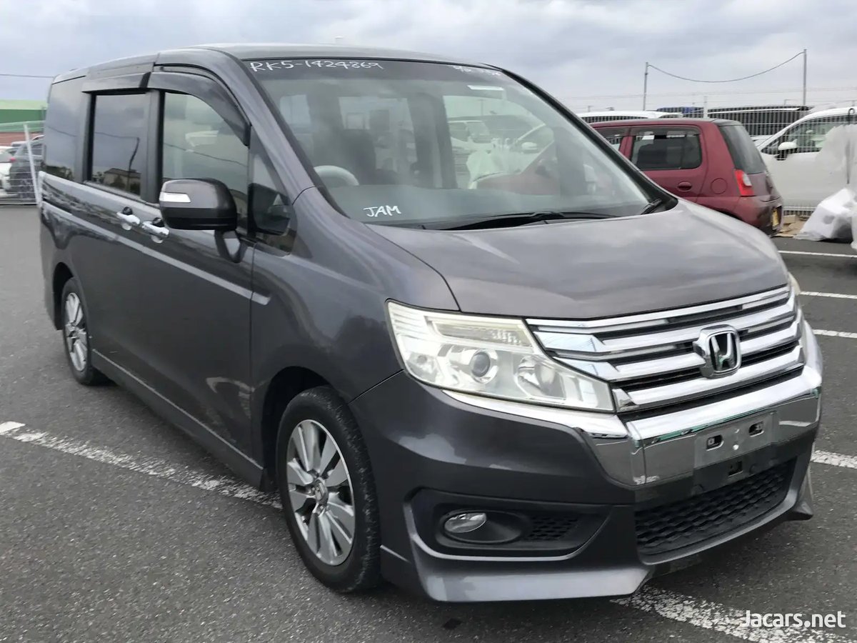2014 HONDA Stepwgn