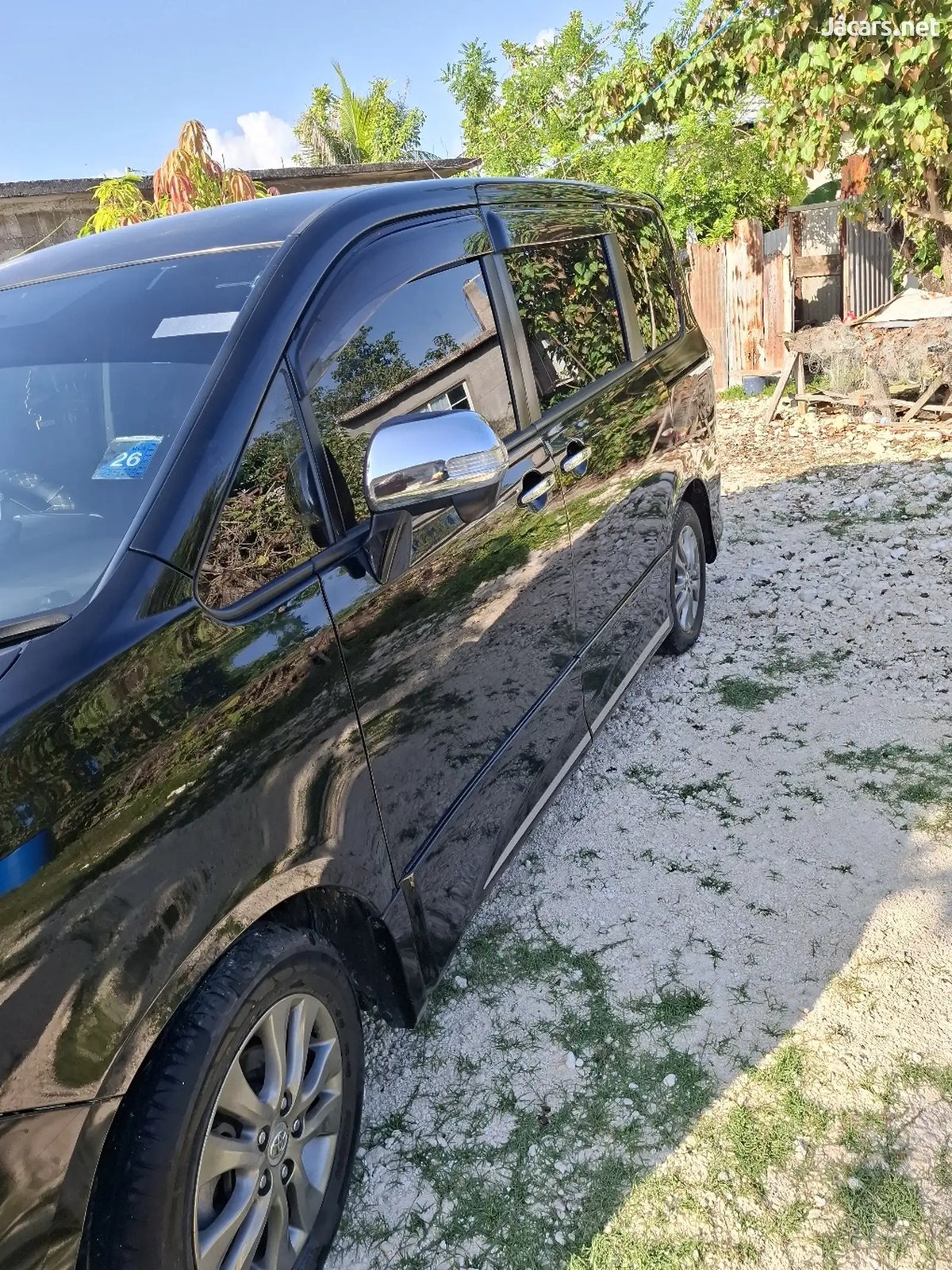 2013 TOYOTA Voxy