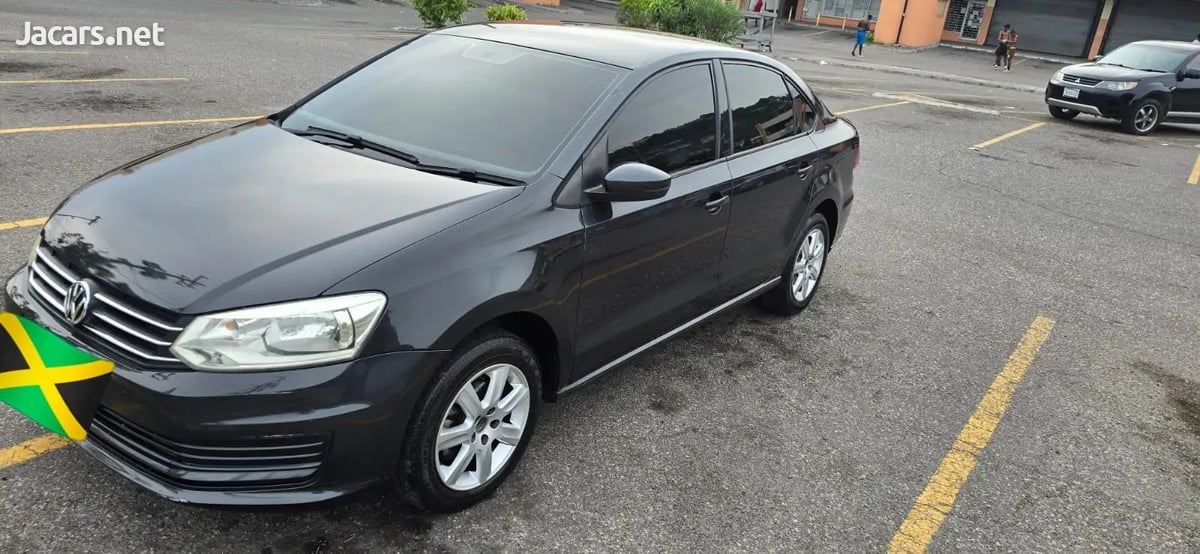 2016 VOLKSWAGEN Polo