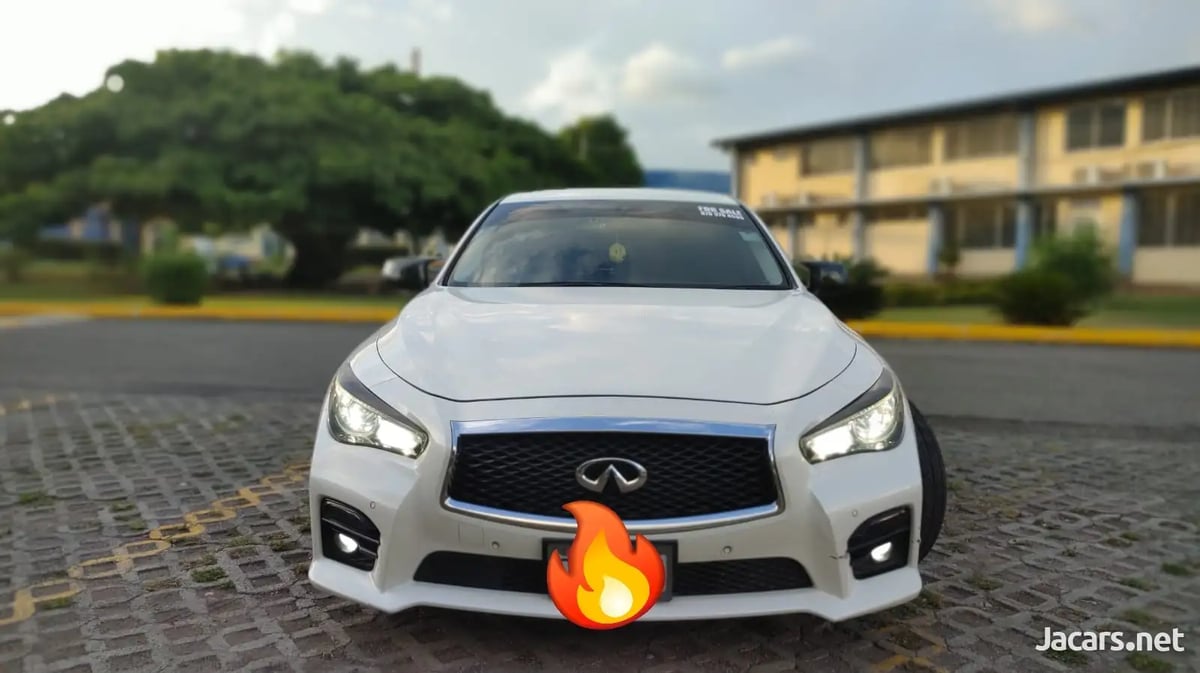 2016 NISSAN Skyline