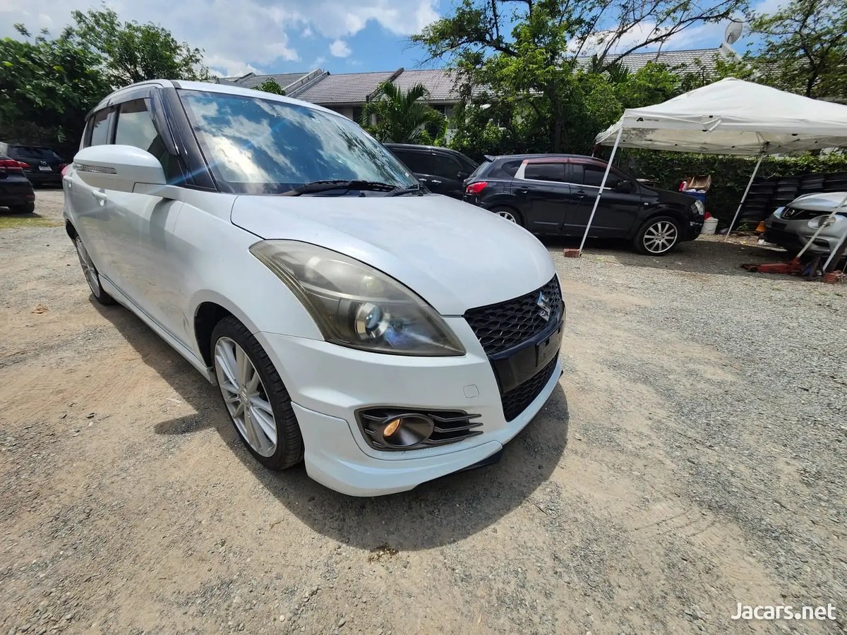 2015 SUZUKI Swift